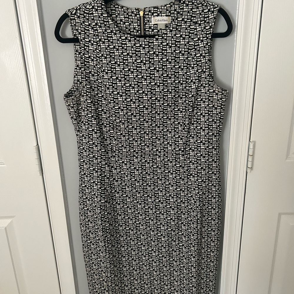 Calvin Klein Black & White Printed Midi Sheath Dress